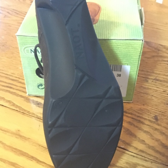 Women’s Leather Wedge by NAOT (NWT) Size 7 - Picture 7 of 10